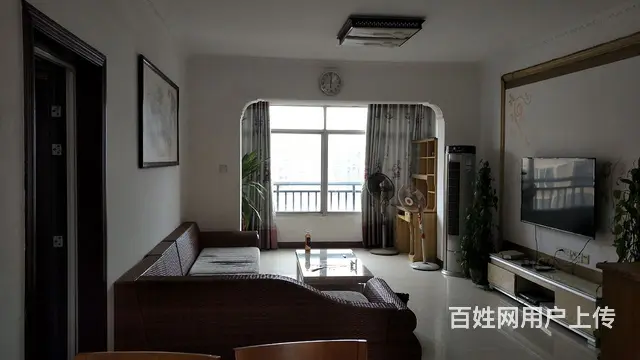 新大润发附近桐洋家园4房2厅2卫出租的图片