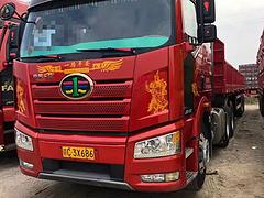 550马力解放J6p配13米平板挂车，首付8万