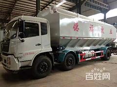 通辽 福田欧曼40方前四后八饲料车整车加上户多少钱