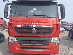 20年11月豪沃T7H牵引车 460马力 双驱轻体