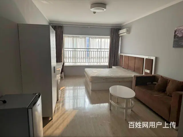 城南路上中纬大厦，靠近华府八佰伴嘉兴学院，可短租的图片