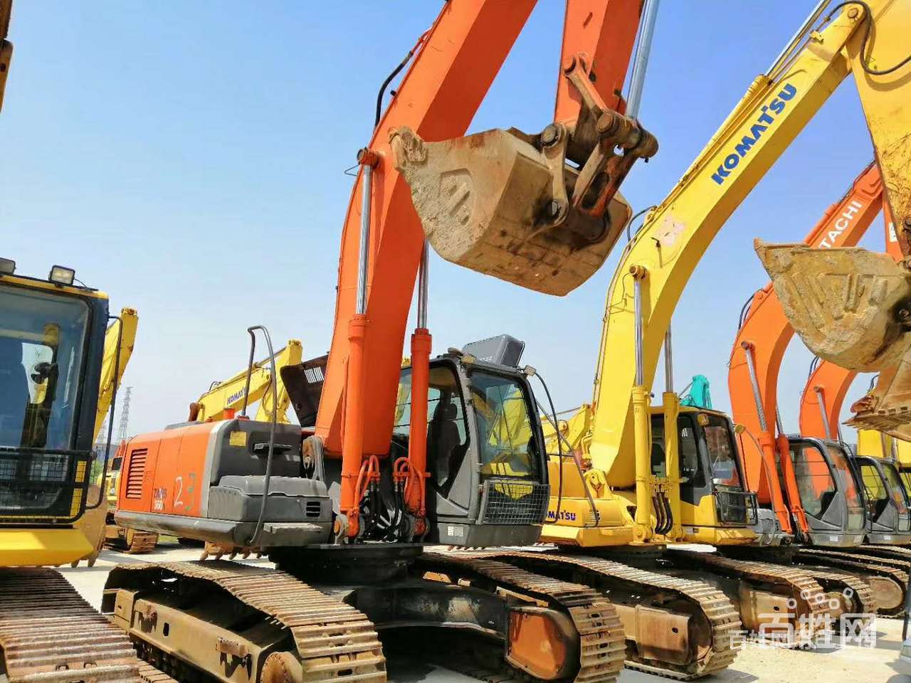 张掖工地大型挖机出售日立350 神钢350