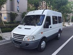 依维柯宝迪 2017款 2.5T 手动 经典客车中