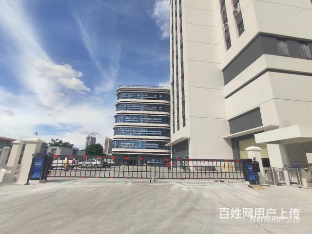 吉安吉安县道闸门禁停车场设备车牌识别怎么装卷帘门维修师傅电话的图片