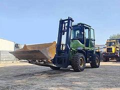 3.5吨四驱越野叉车