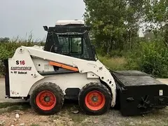 山猫S180/150多功能滑移装载机300滑移铲车