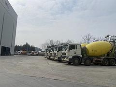 广西柳州国五12方豪沃四轴轻量化搅拌车低价处理
