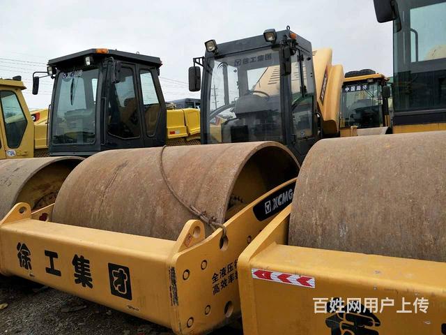 通辽附近二手压路机市场 出售旧徐工26吨压路机的图片