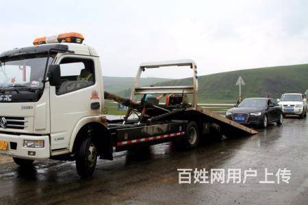 徐闻汽车救援》拖车公司》汽车送水送油放心省心的图片