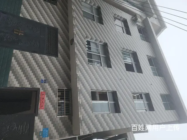 单进单出，停车方便的图片
