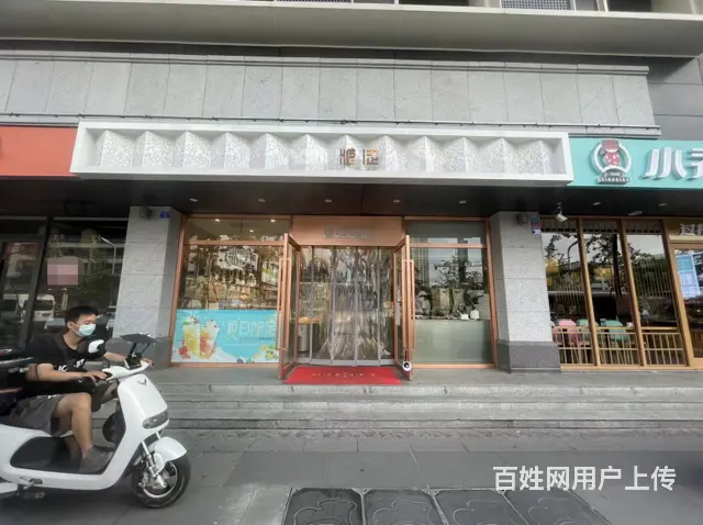 XSY衣冠庙地铁口公交车旁房东直租超宽门面的图片