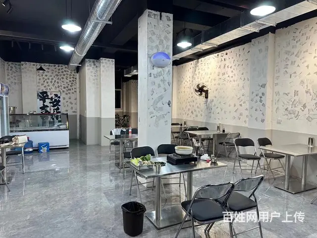 饭店转让房租便宜 全新设备的图片