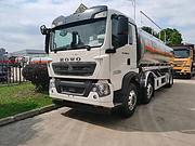 重汽豪沃32方前四后八运油车,龙擎350马力
