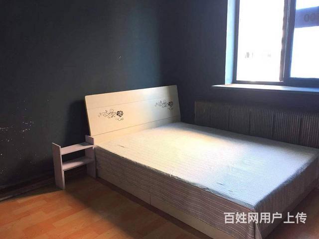 近中街大悦城，东中街地铁口 500元/月，2楼，家电齐全的图片