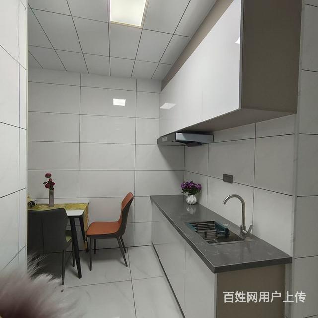 0首付 南山小学 两室两厅 四楼 包过户 精装修  地热的图片
