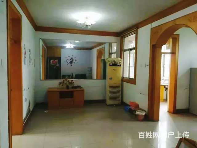 卫校西街整套出租800元的图片