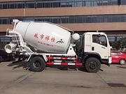 信阳2-8方小方量水泥搅拌车现车低价出售