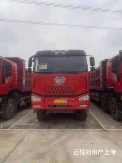 国五解放J6P前四后八自卸车420马力8米2货厢的图片