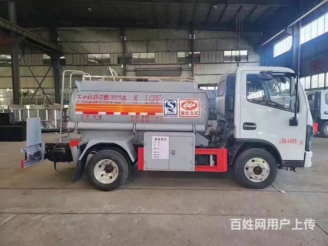 信阳国六蓝牌2吨油罐车手续齐全多少钱的图片