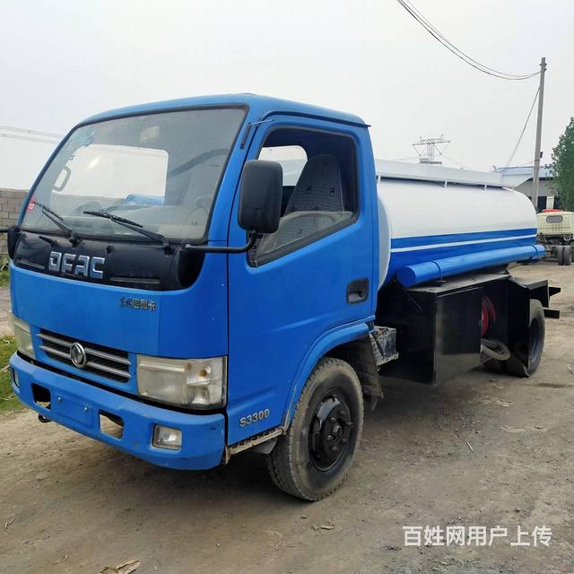 厂家直销洒水车 ，油罐车，吸粪车 各型号都有的图片