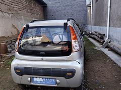 。双缸燃油车。