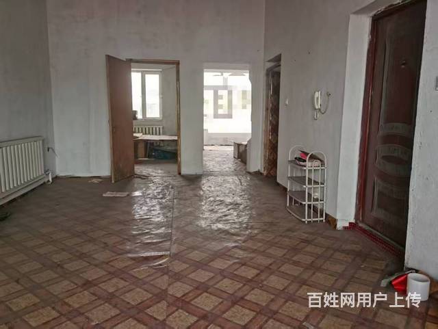 九州美食一条街附近 80平毛坯位置好4万正房南北通透的图片