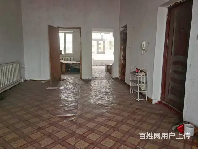 九州美食一条街附近 80平毛坯位置好4万正房南北通透的图片