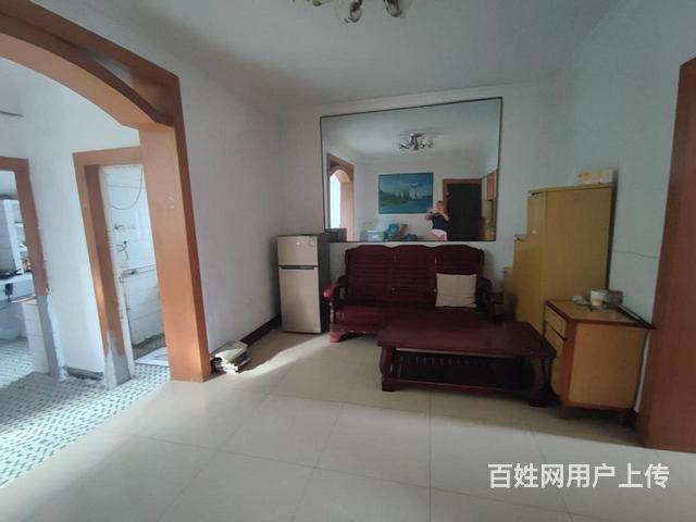 解中旁！石塔上4楼2室2厅住房出租 配置齐全的图片