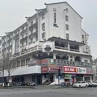 市中心人保对面（小商品市场）三楼有650平场地出租