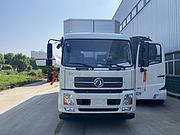 东风6.8米额载7.8吨鸡苗猪苗运输车 雏禽运输车