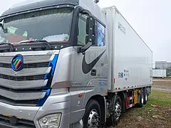 ​出售欧曼9.6米冷藏车 国5可分期