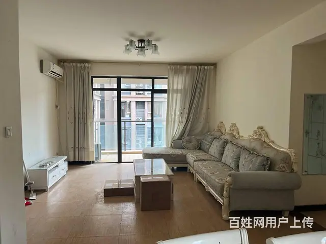 青白江 北城映像大三房出租 楼下就是家乐福的图片