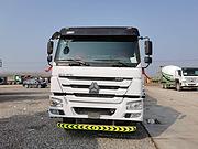 后八轮 大14方豪沃搅拌车 凌宇上装 380马力