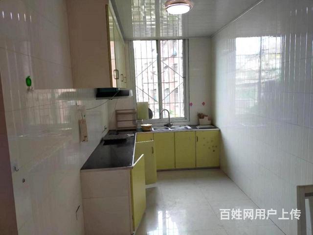 洪南路水果批发市场，步梯3楼，三室，家具家电齐全，接受按揭的图片