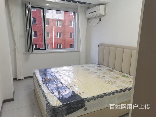 全新房月付1500元鑫丰园4楼1室一厅家电齐全包取暖网物业的图片