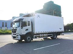国六东风天锦6.8米冷藏车 260大马力肉钩冷冻车