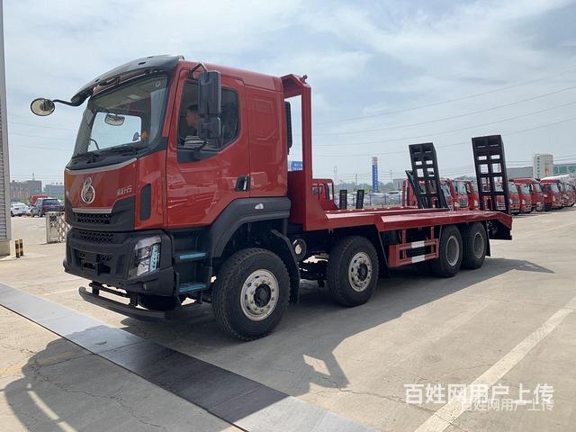 国六前四后八平板拖车 一条龙服务的图片