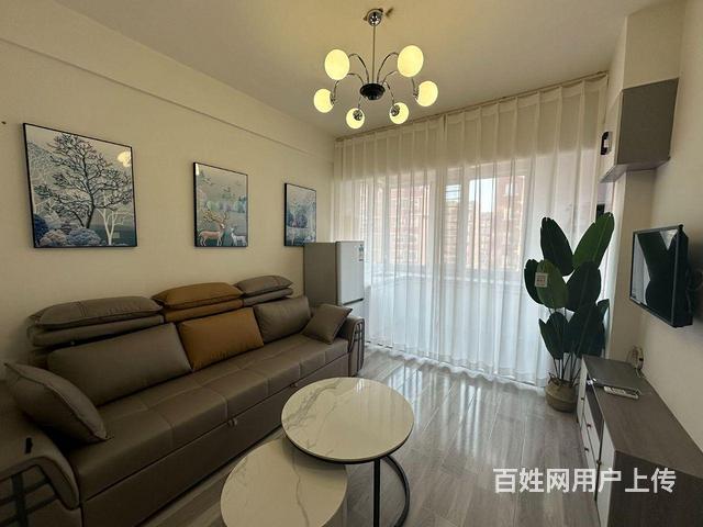 新柳城电梯5楼1室一厅精装家电齐全包网电梯月付1380的图片