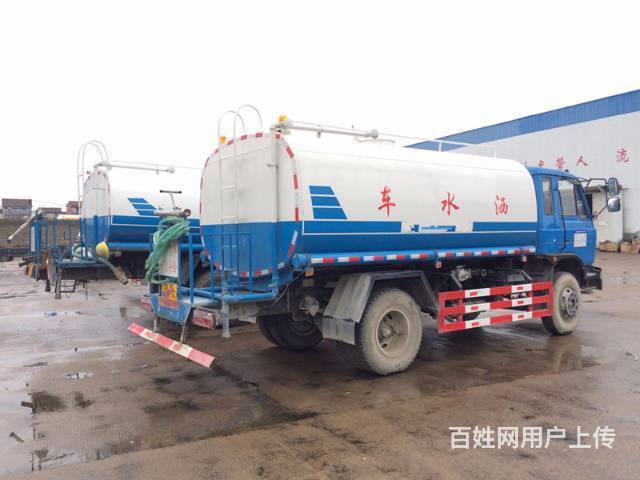 10吨绿化洒水车低价卖的图片