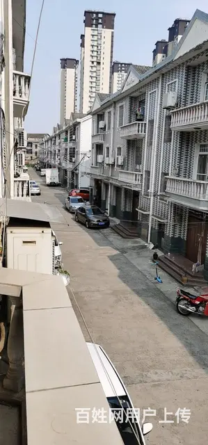 红春一条街两室一厅出租的图片
