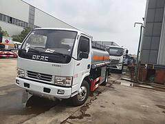 5吨油罐车东风多利卡    流动运油车