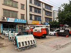 出售二手收割机，车况精品，价格优惠