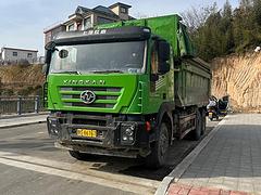 出售20年6月份后八轮渣土车