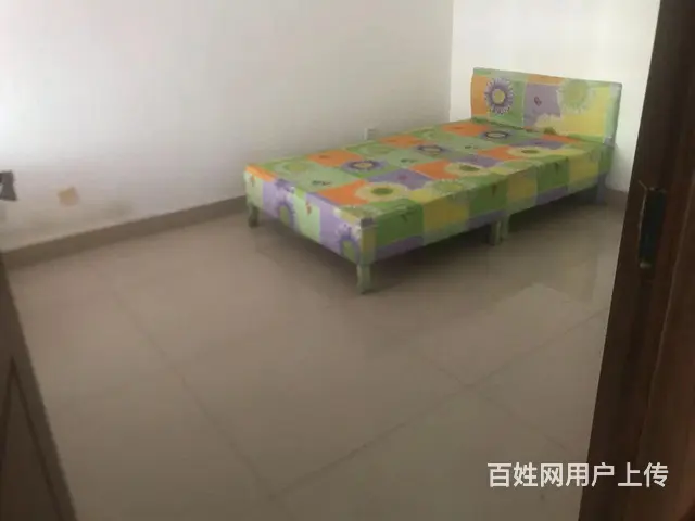 东景新村房租出租，带车库的图片