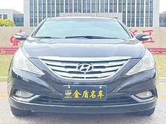 11年现代索纳塔8代 高配