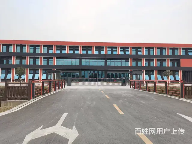 成都全新带行车形象好单层厂房出租，厂房面积8380平米的图片
