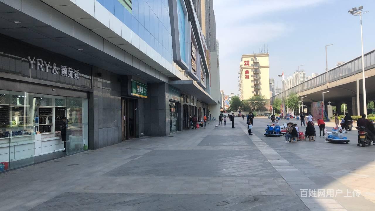 (j个人转让)鑫苑鑫都汇商场出入口,十字路口临街一楼商铺 郑州二七