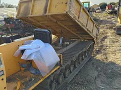 急售梅花四顿履带自卸车。