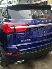 轿车