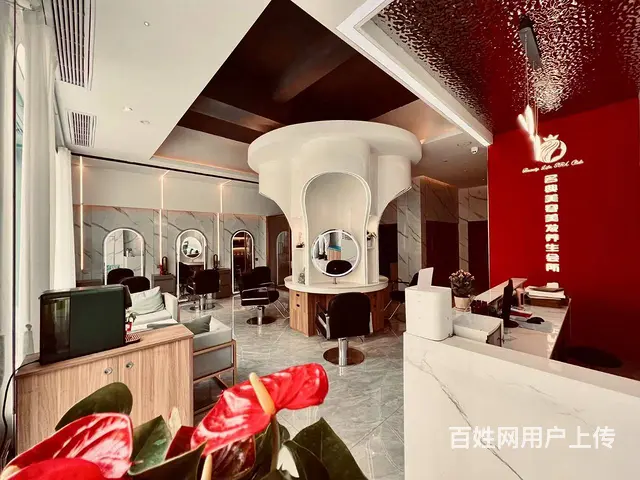（易转介绍）武义上下两层客流量大新装修美容美发店转让可合作的图片